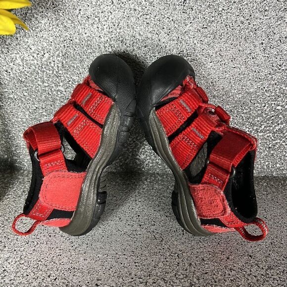 Keen Whisperer Red Closed Toed Sandals Shoes Outdoor Hiking Size 4 Toddler - Picture 7 of 7